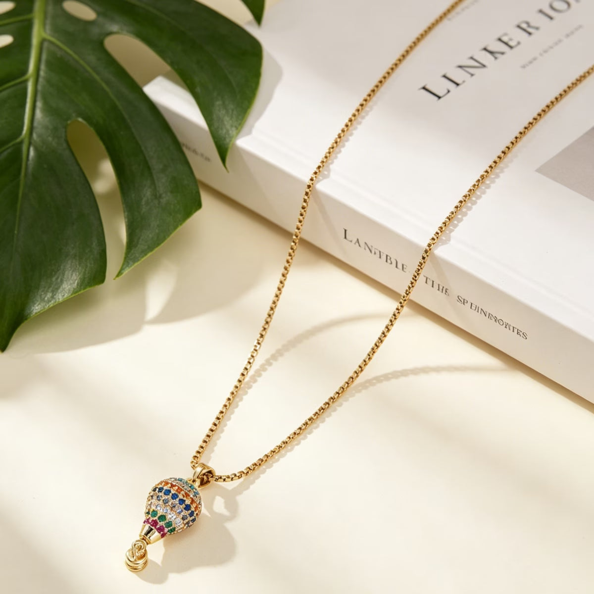 Retro Elegant Golden Balloon Pendant Set