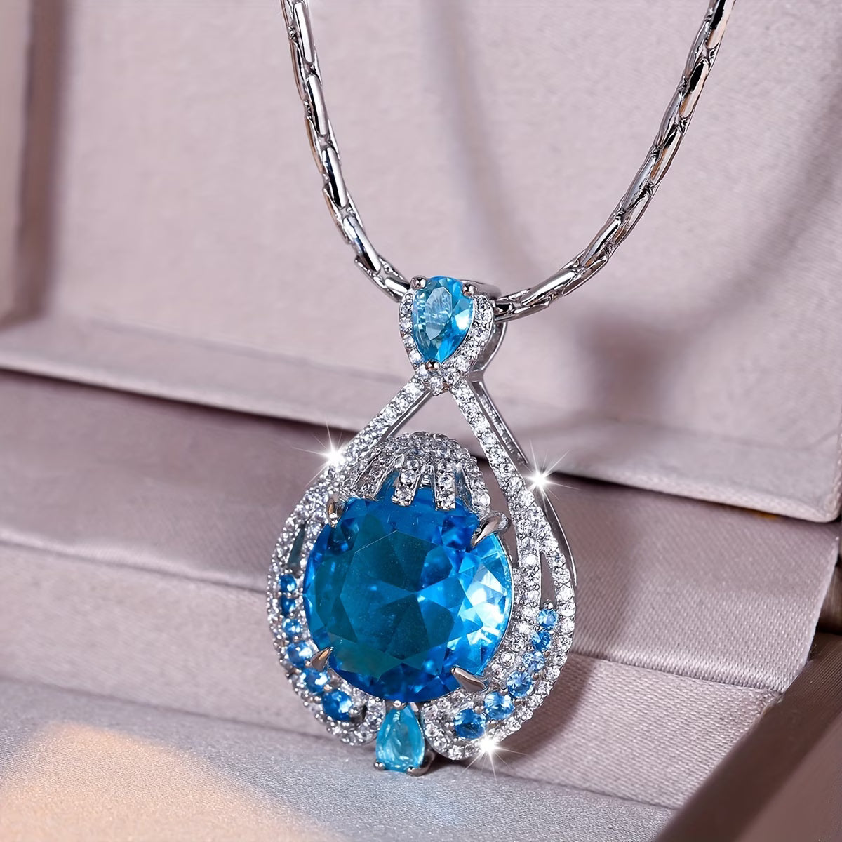 Exquisite Synthetic Zirconia Statement Necklace