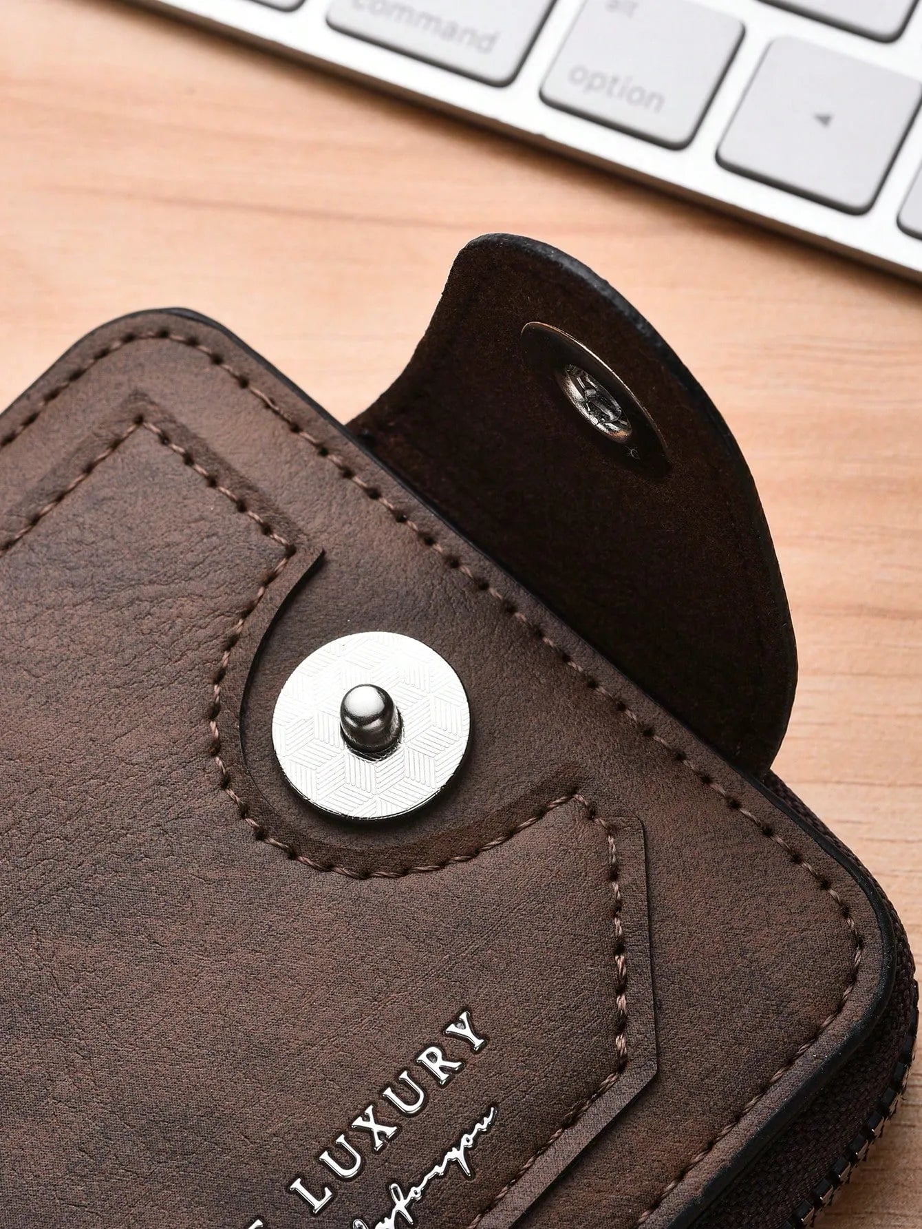 Men’s Vintage Leather Wallet – External Card Slot & Multi-Compartment Design