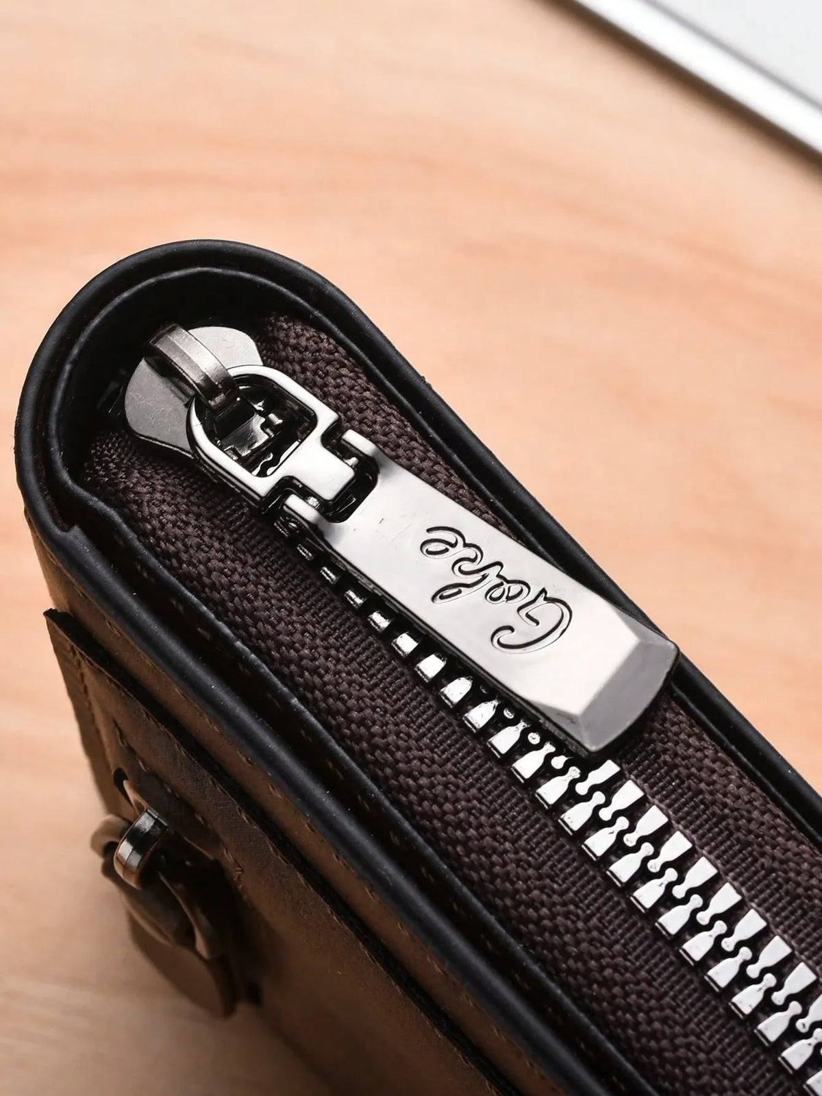 Men’s Vintage Leather Wallet – External Card Slot & Multi-Compartment Design